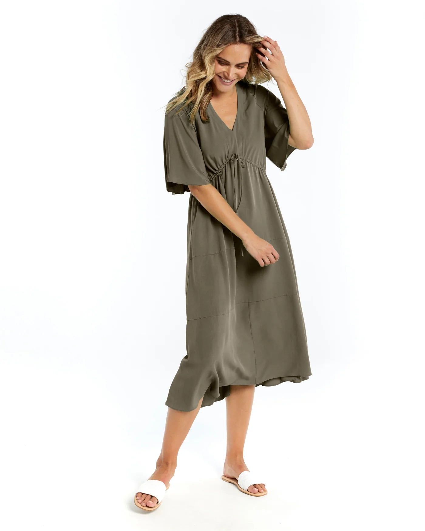 15.3.2022_BETTY_BASICS_LOOK91_1436.jpg