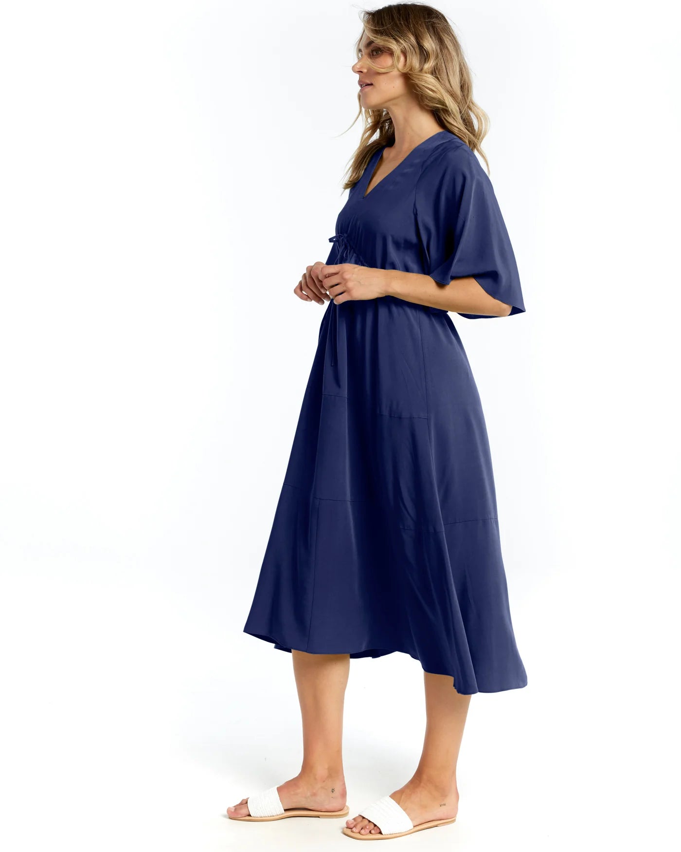 15.3.2022_BETTY_BASICS_LOOK91_1441.jpg