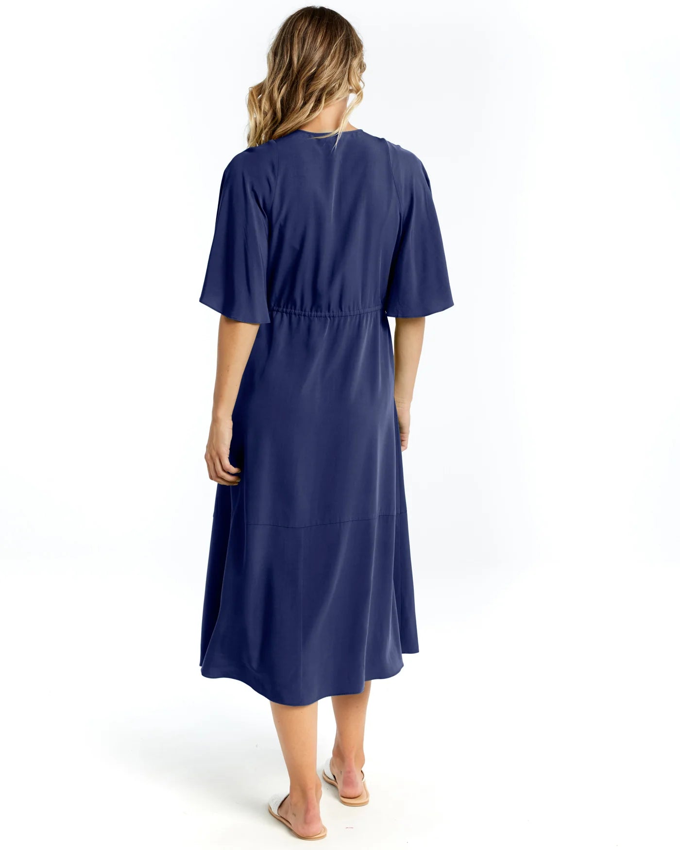 15.3.2022_BETTY_BASICS_LOOK91_1450.jpg