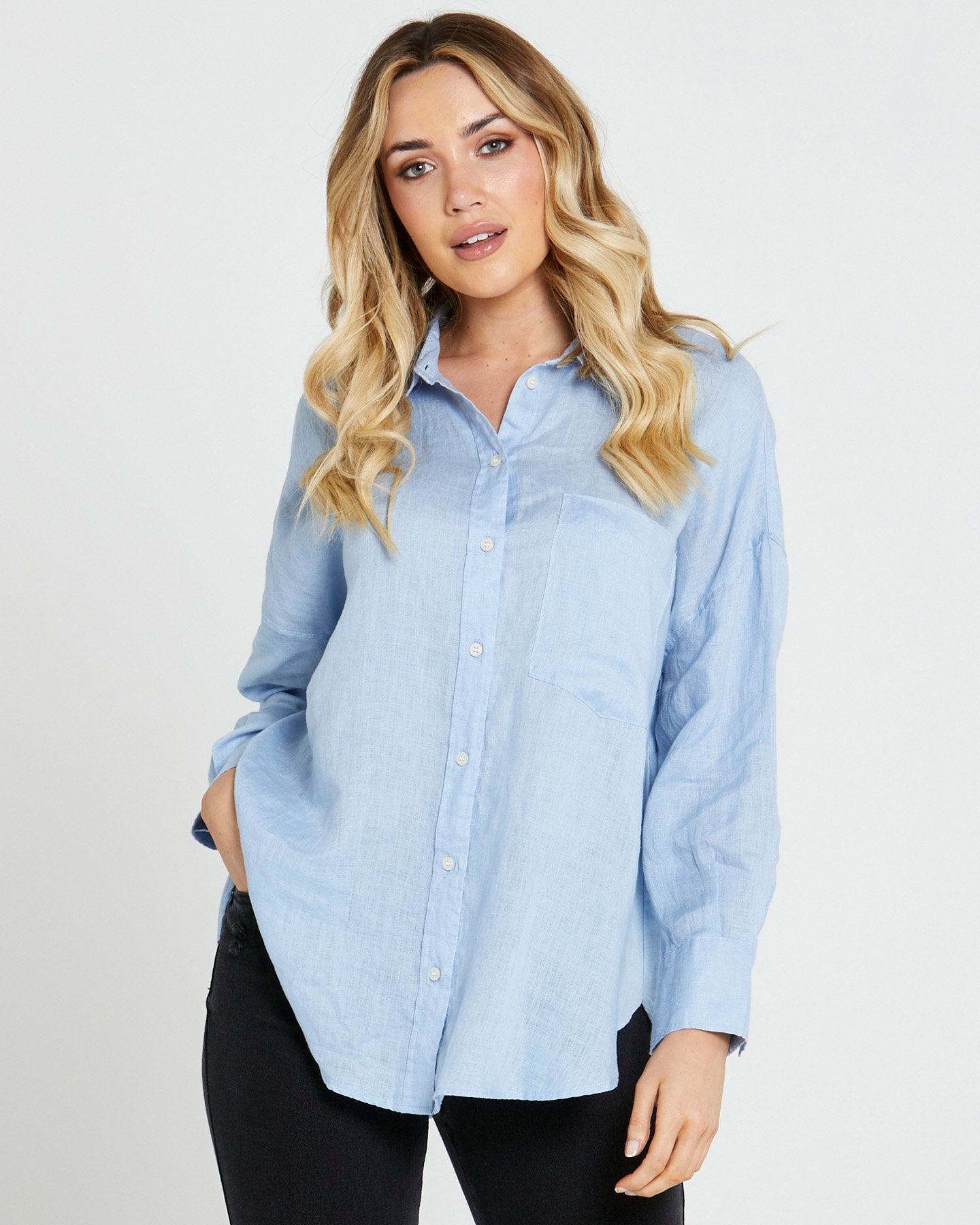 Collection of 16824TWSS_TERESA-LINEN-OVERSIZED-BUTTON-DOWN-SHIRT_POWDER-BLUE_1 in a gallery layout