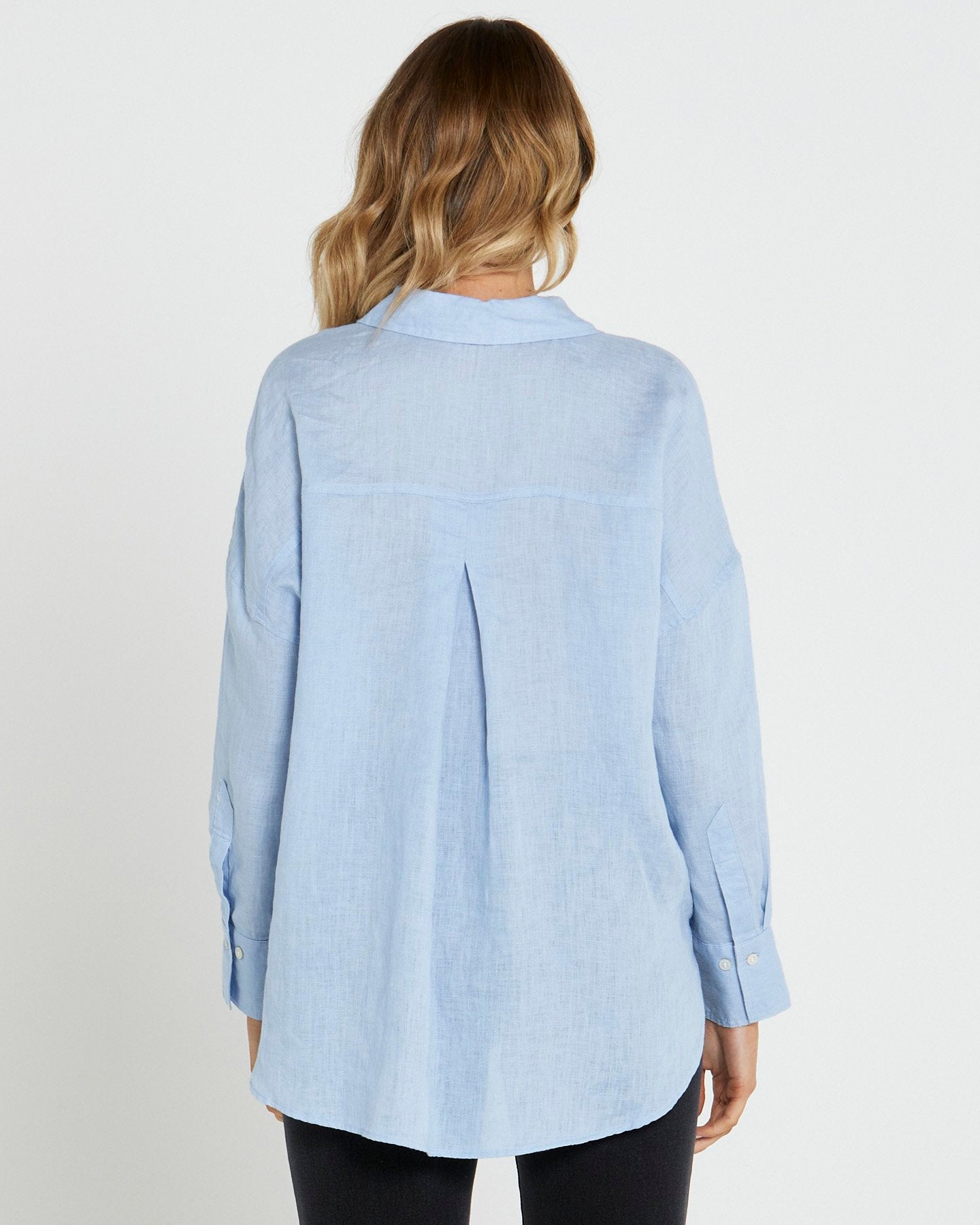 16824TWSS_TERESA-LINEN-OVERSIZED-BUTTON-DOWN-SHIRT_POWDER-BLUE_4