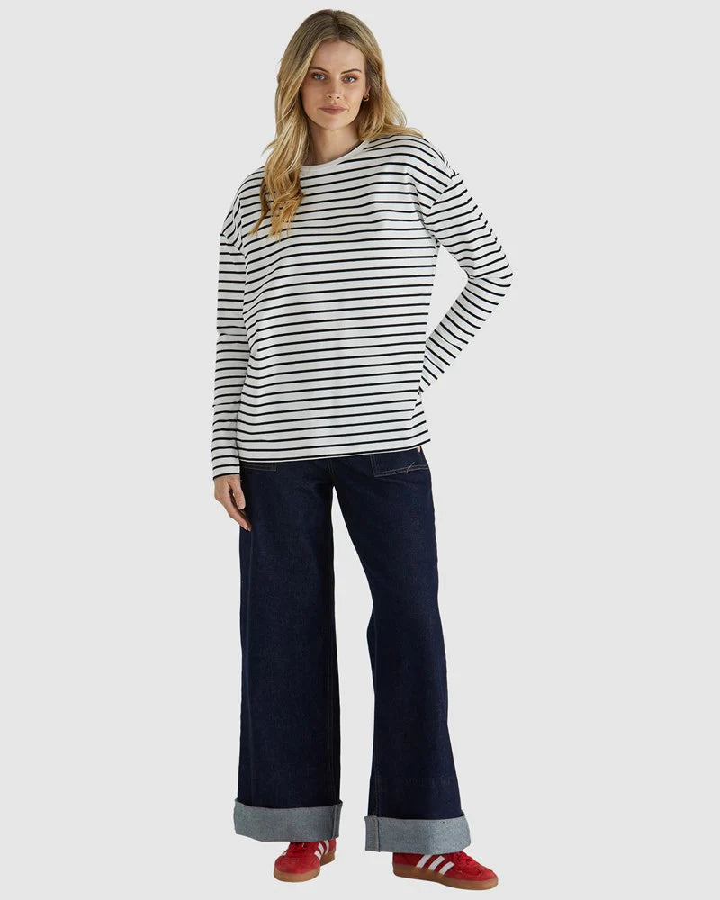 Collection of Sass Alma Top - White/Black in a gallery layout