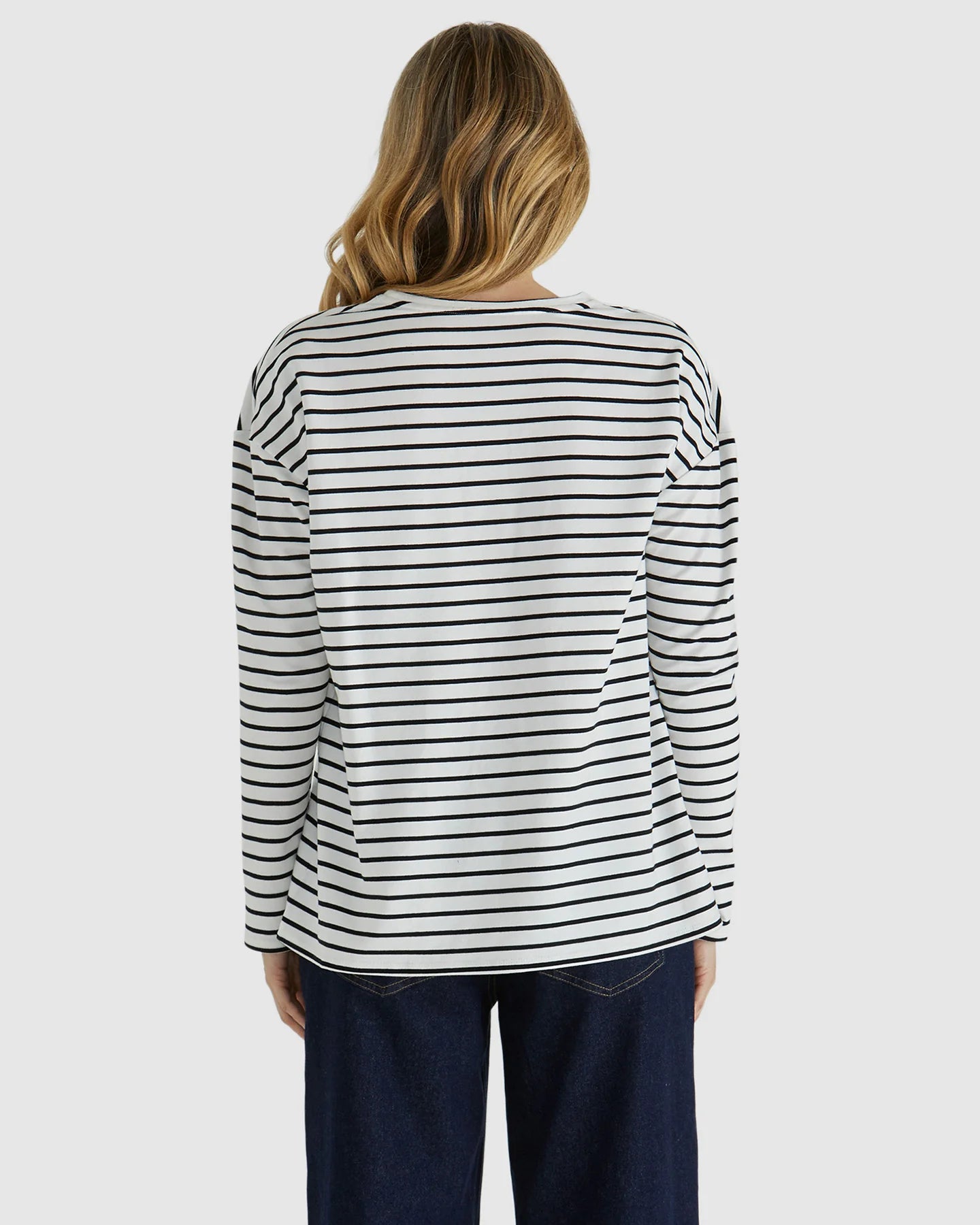 Collection of Sass Alma Top - White/Black in a gallery layout