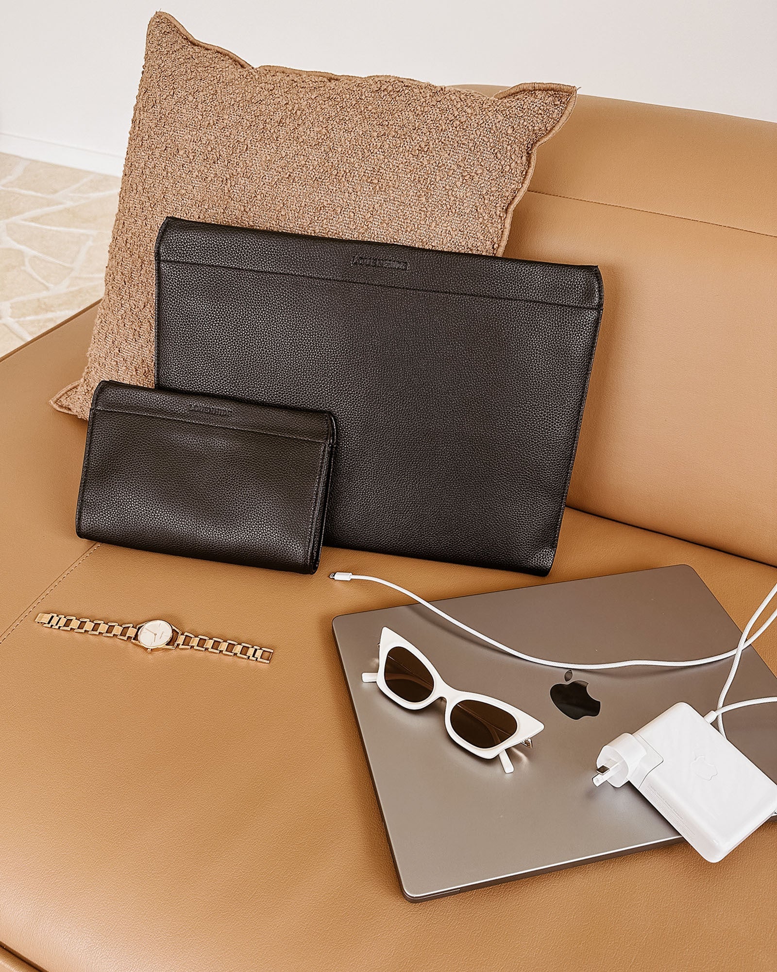 Image of Louenhide Selene Tech Pack Laptop Sleeve - Black