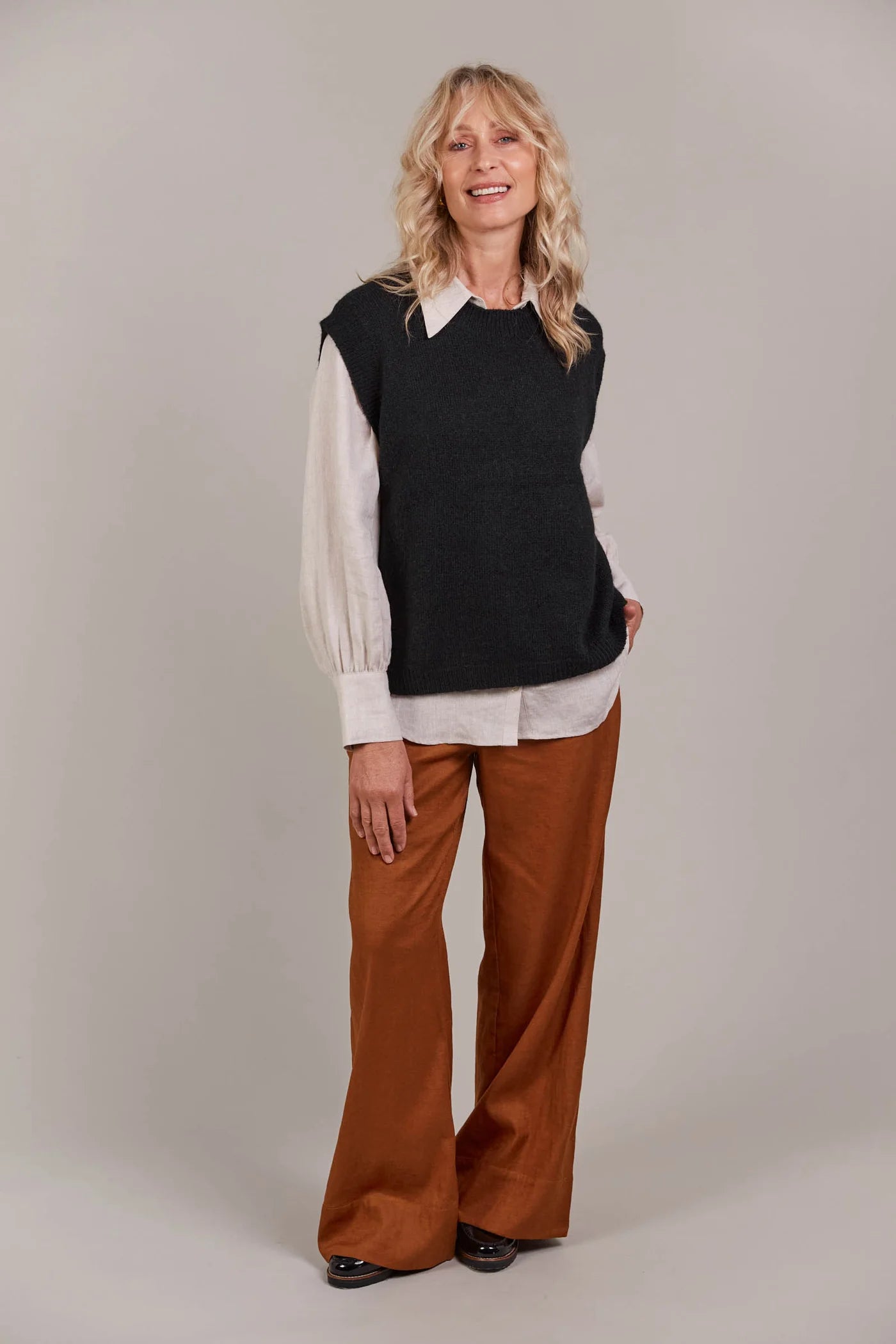 Collection of Eb & Ive Folie Vest - Black in a gallery layout