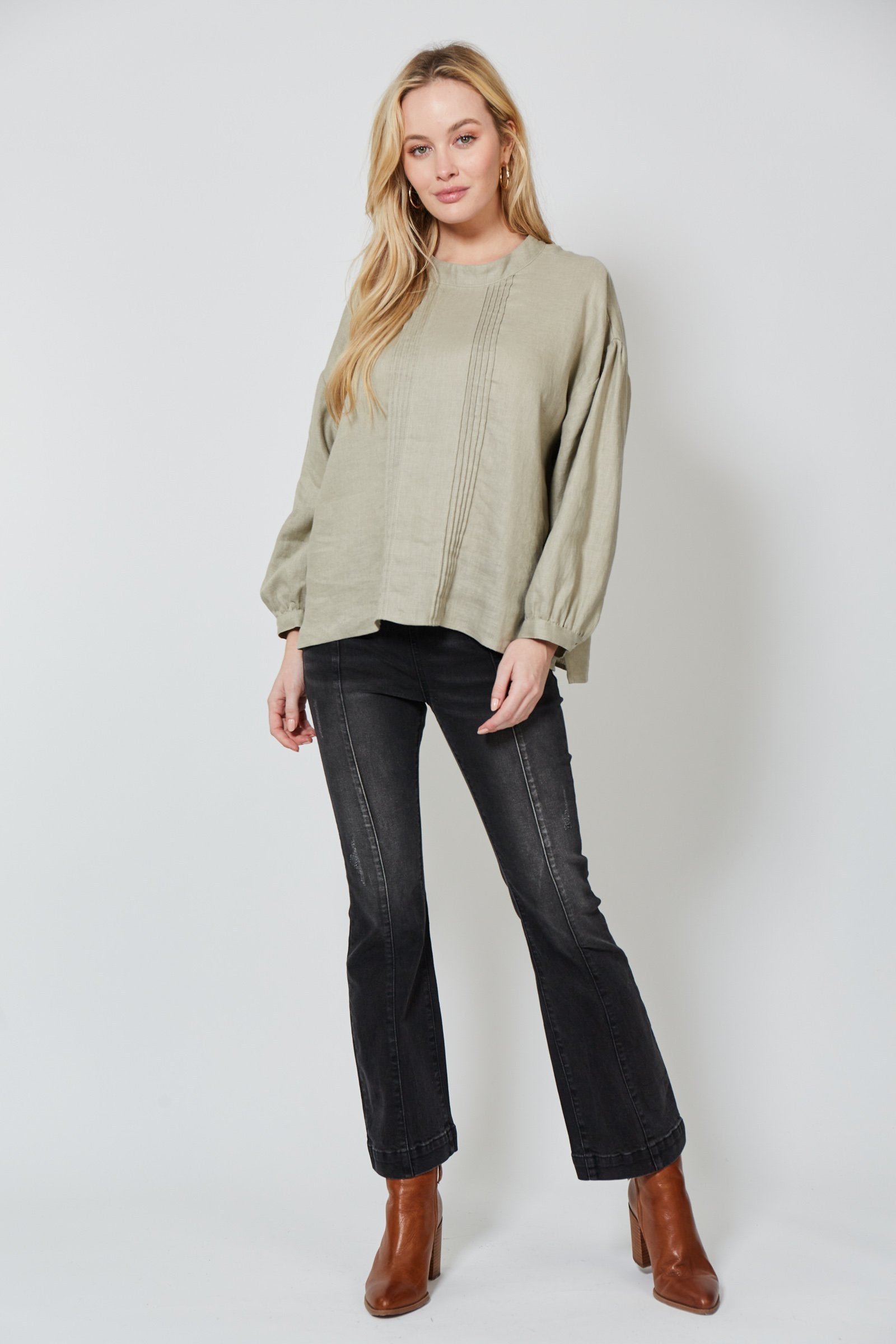 Collection of 4499405D in a gallery layout