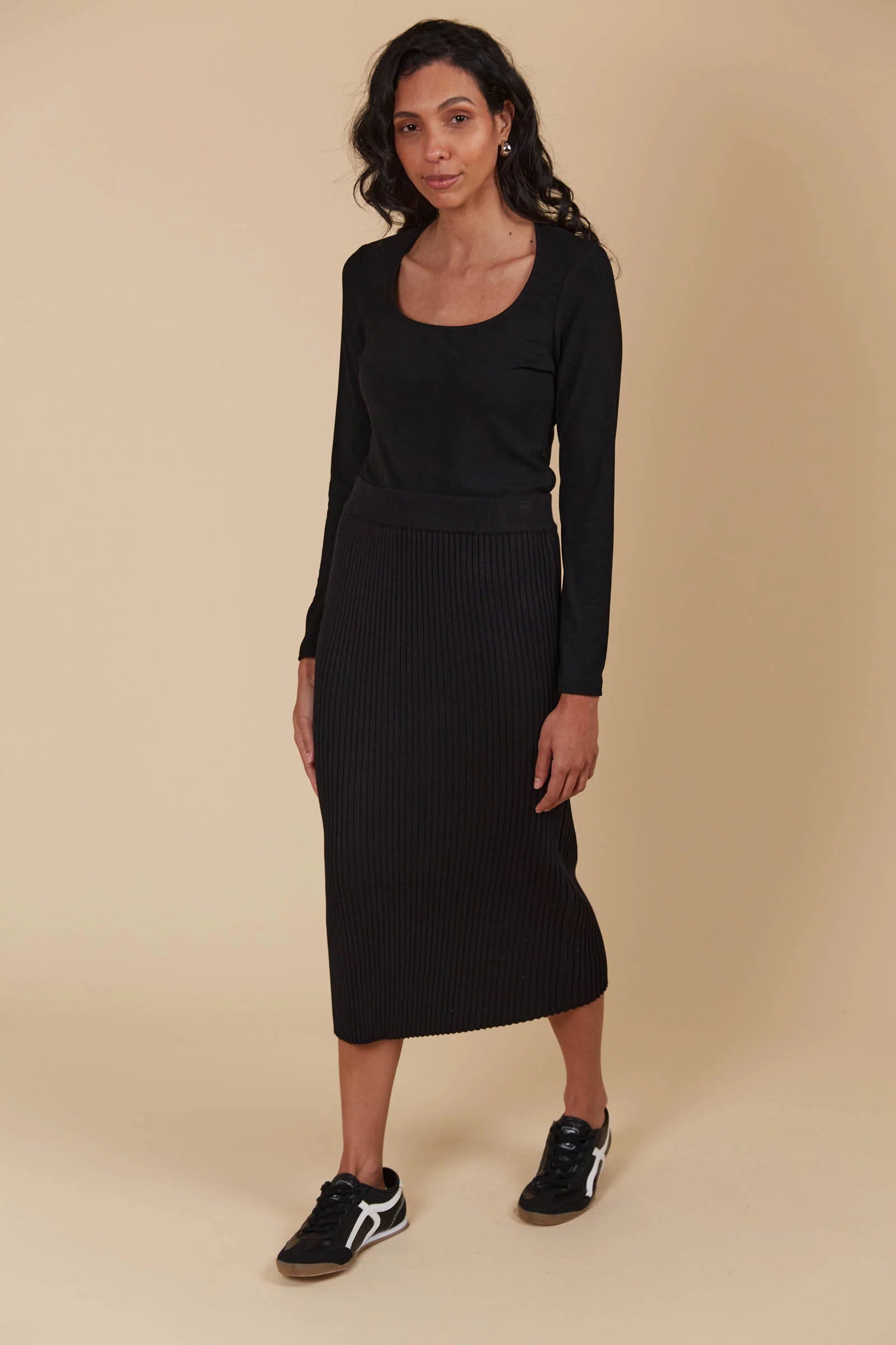 Collection of Isle of Mine Juno Knit Skirt - Onyx in a gallery layout