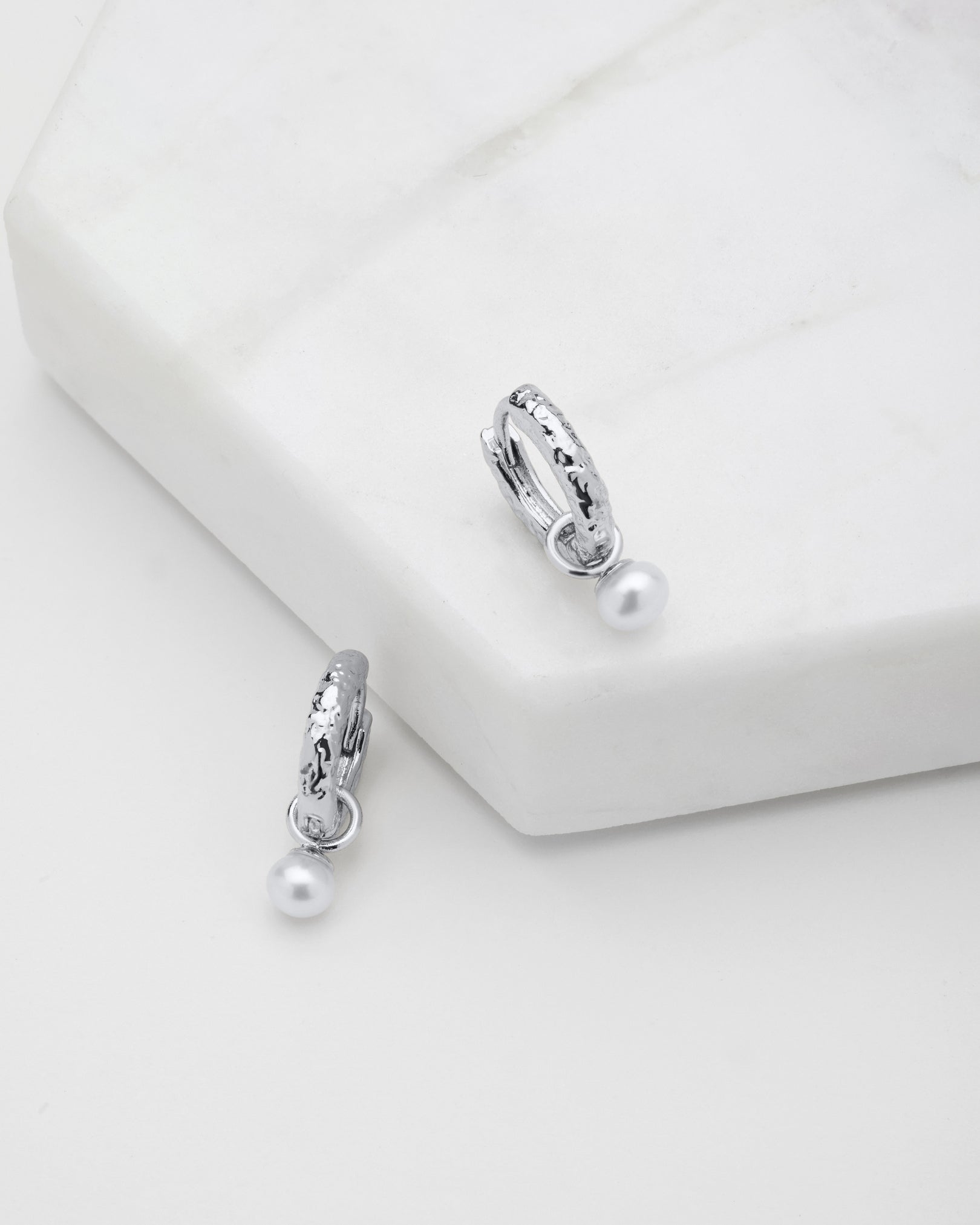 Zafino Emery Earring Pearl - Silver