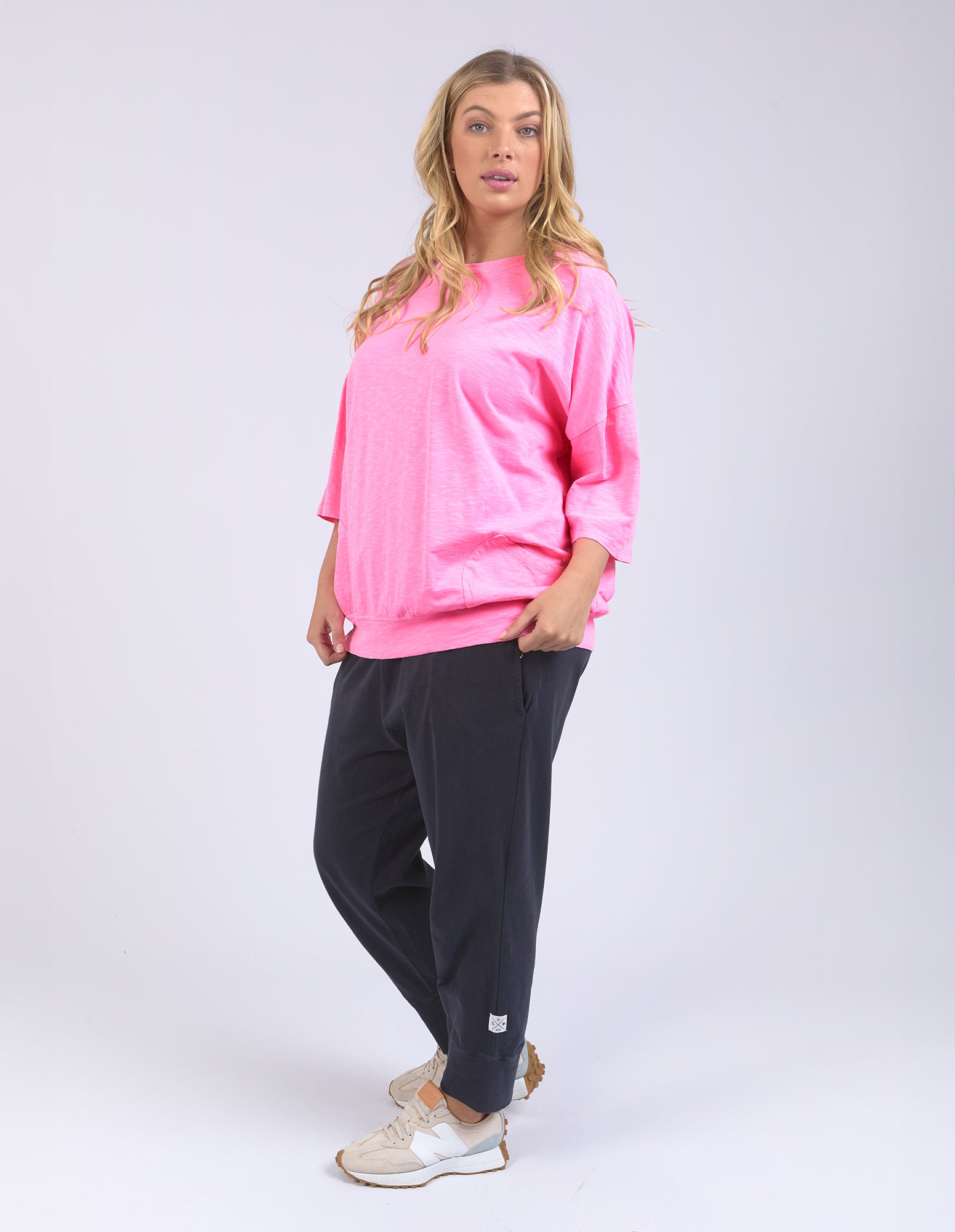 Elm Fundamental Mazie Sweat - Neon Pink