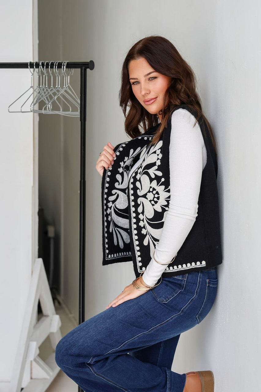 Miss Marlow Opera Cornelli Vest - Black/Winter White