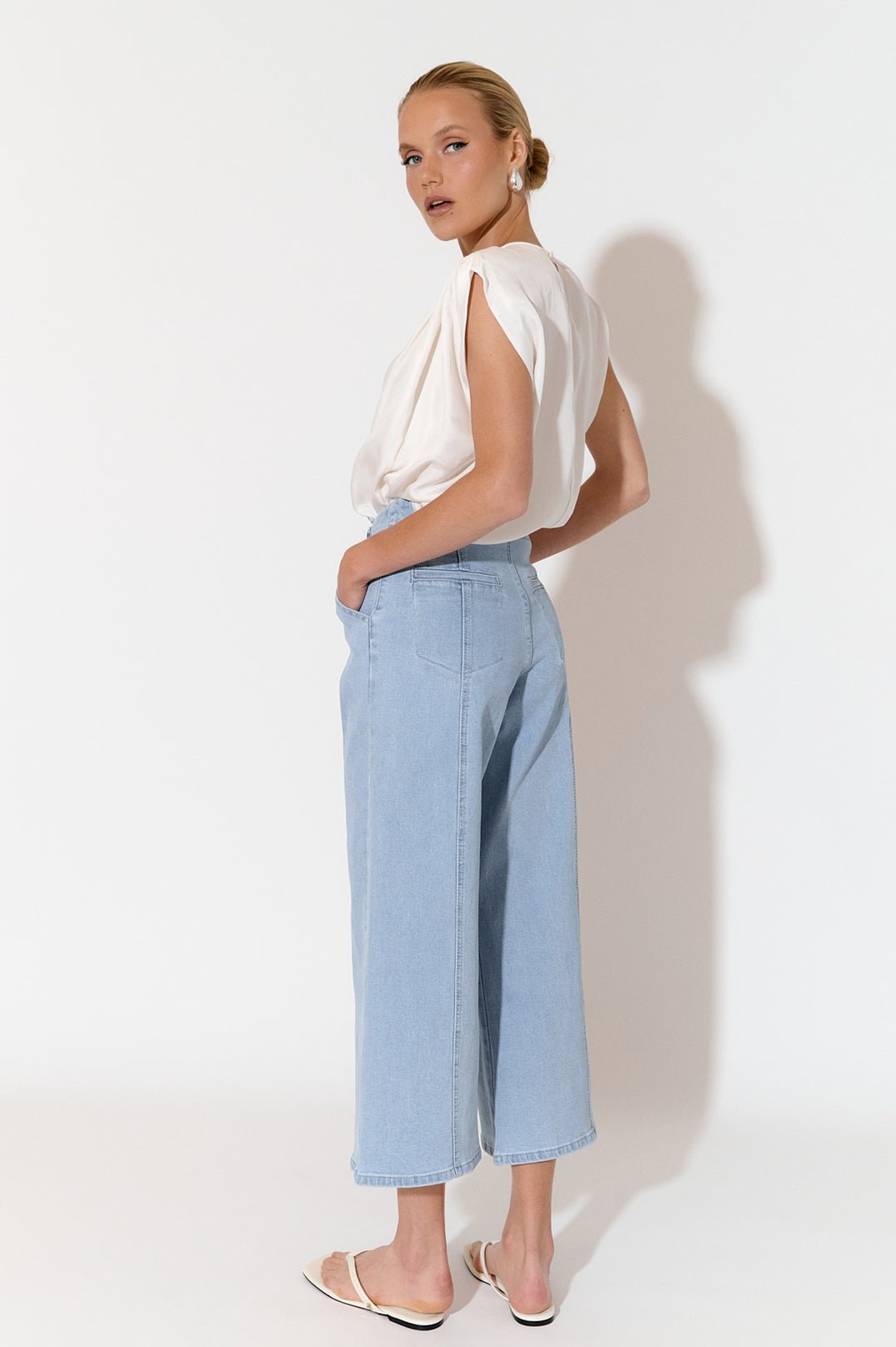 Collection of AJD1679LIGHPACK-7 in a gallery layout