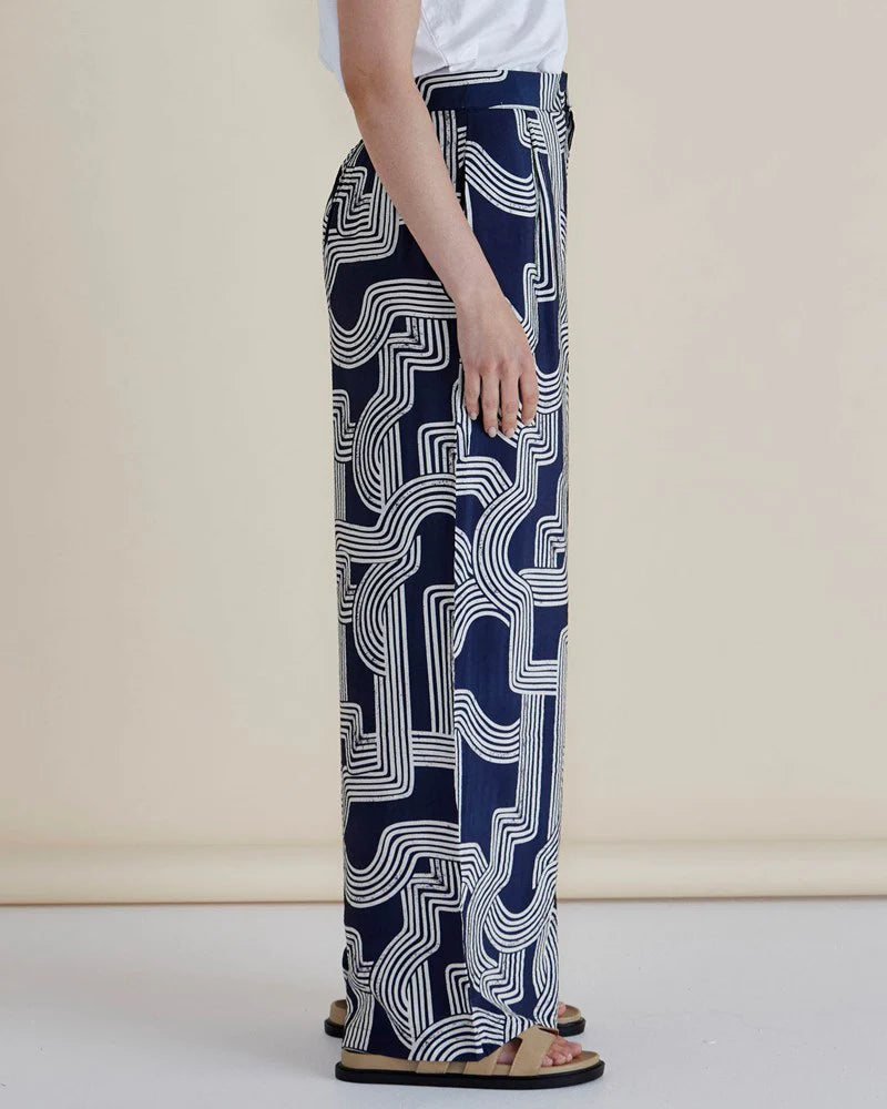 Betty Basic Zander Pant - Navy Geo