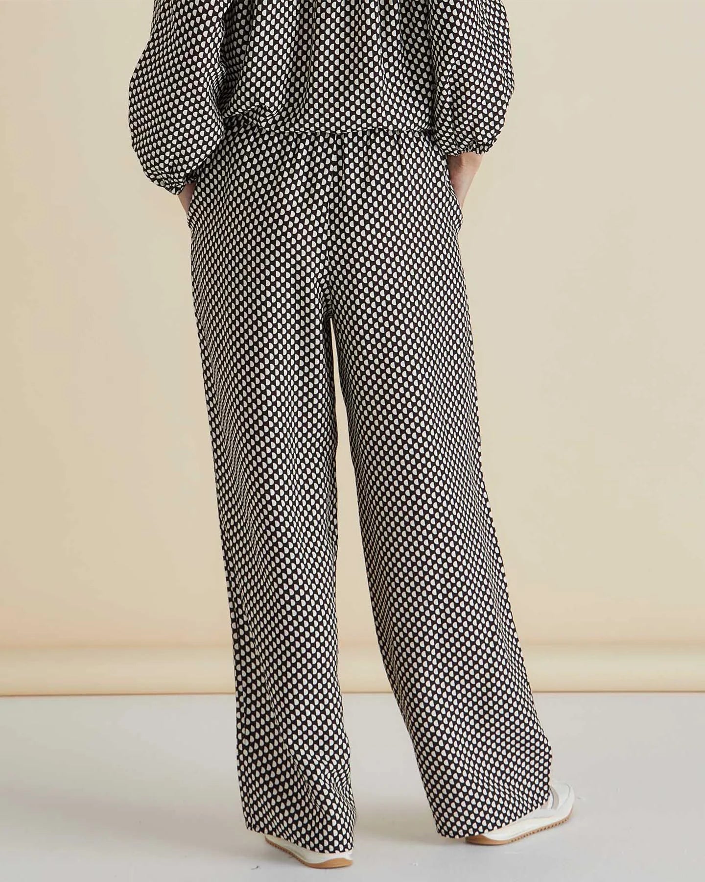 Collection of Betty Basic Marilyn Pant - Chocolate in a gallery layout