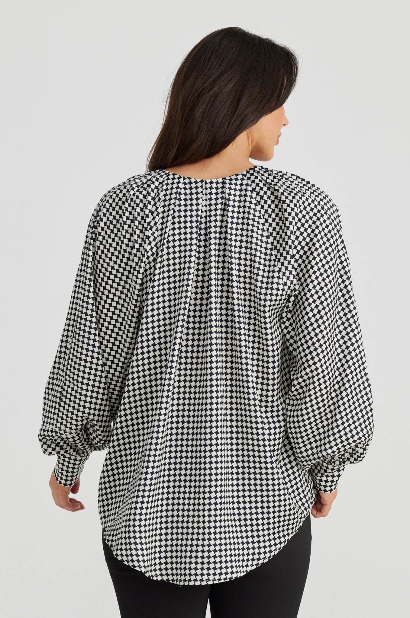 BT24108-5_CooperShirt_BlackHoundstooth_5-941841