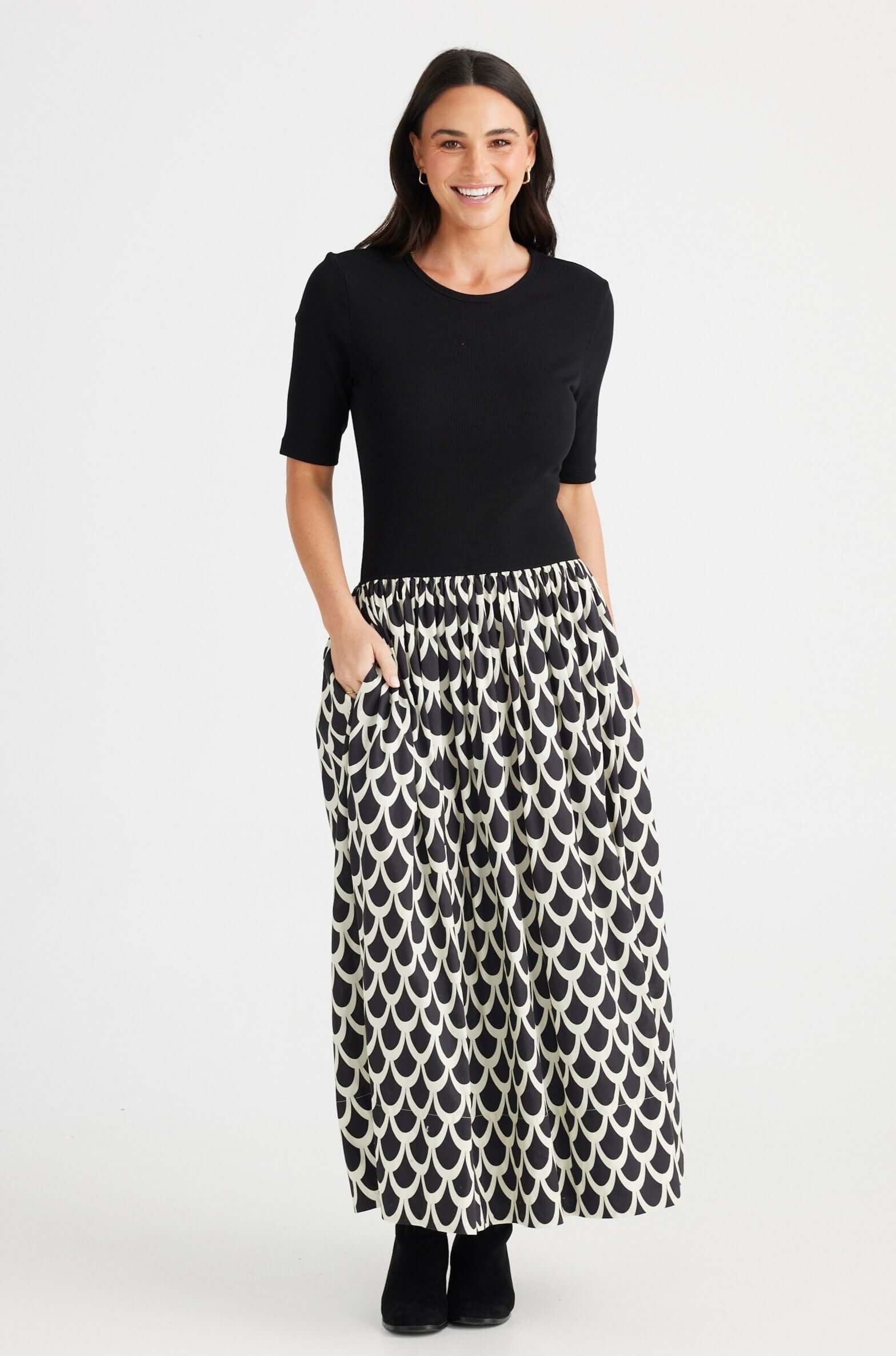 BT24173-1_ShortSleeveDaphneDress_Network_1_1568x