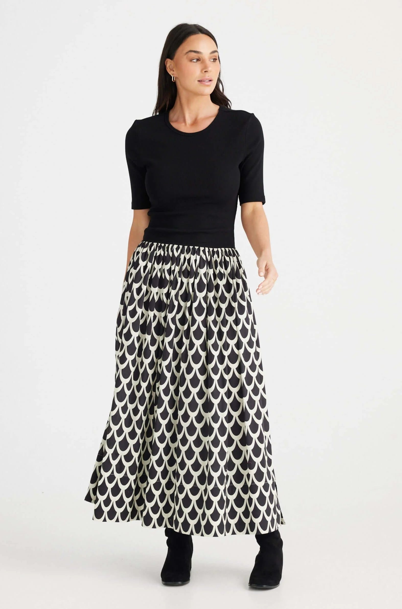 BT24173-1_ShortSleeveDaphneDress_Network_3_1573x.jpg