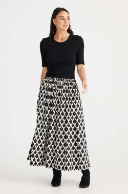 Collection of BT24173-1_ShortSleeveDaphneDress_Network_3_1573x.jpg in a gallery layout
