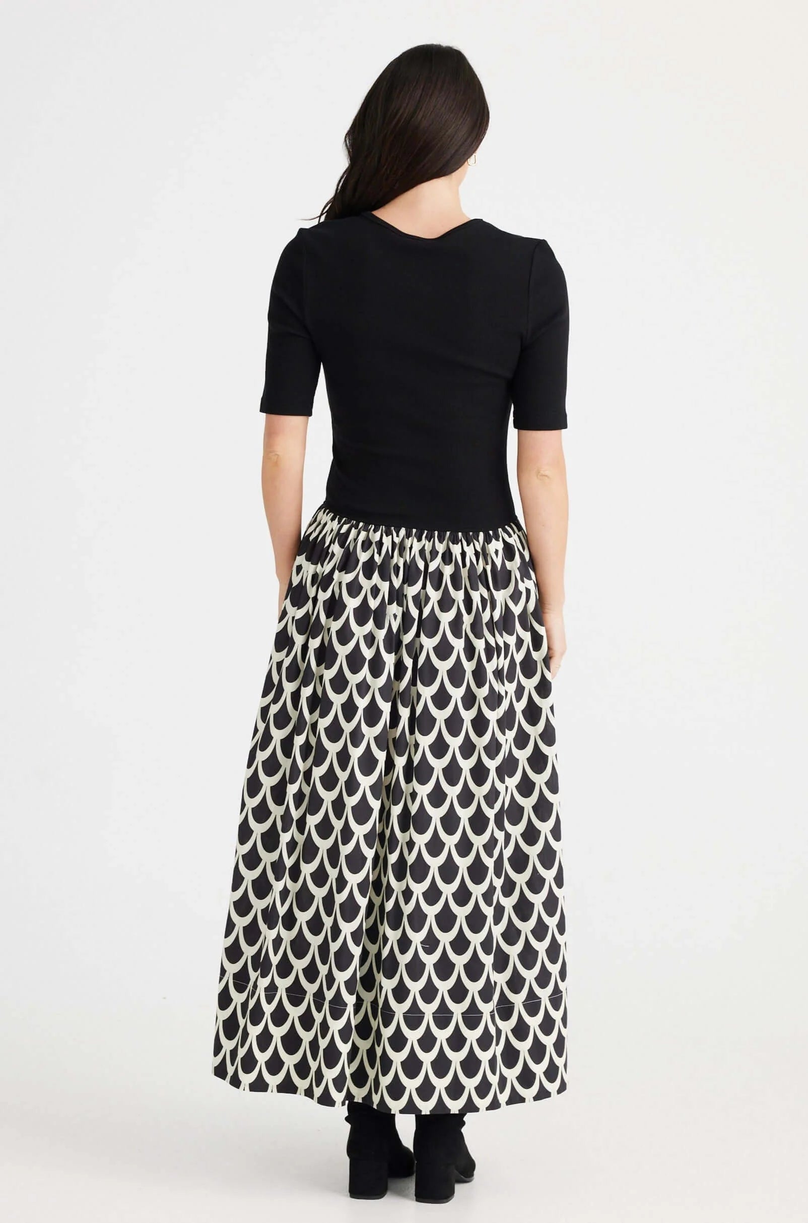BT24173-1_ShortSleeveDaphneDress_Network_4_1604x.jpg