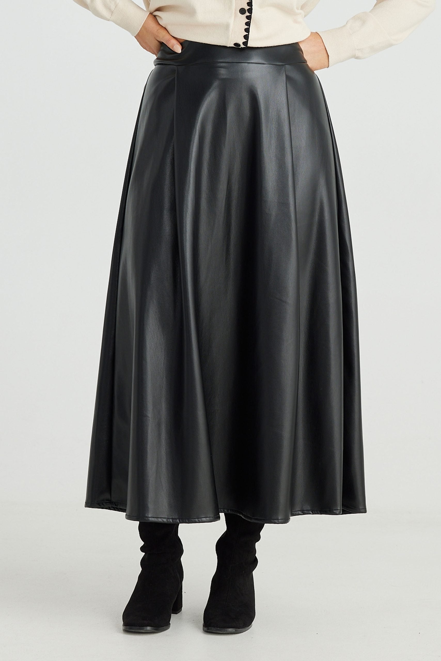 BT24322-1_Concrete Jungle Skirt_Black_1