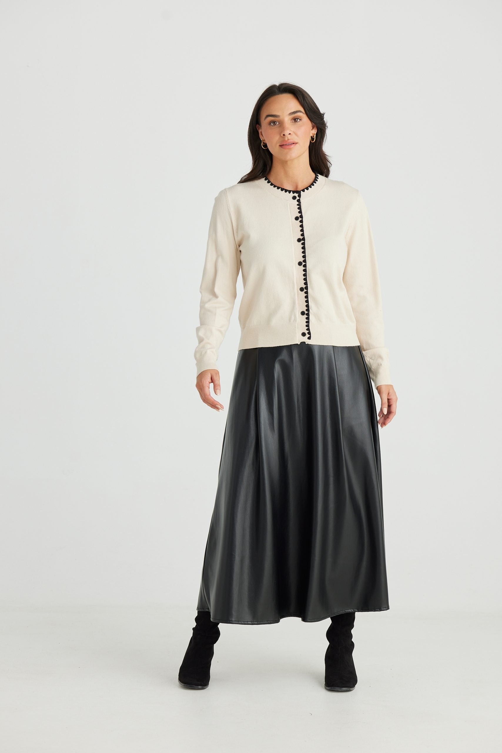 BT24322-1_Concrete Jungle Skirt_Black_3