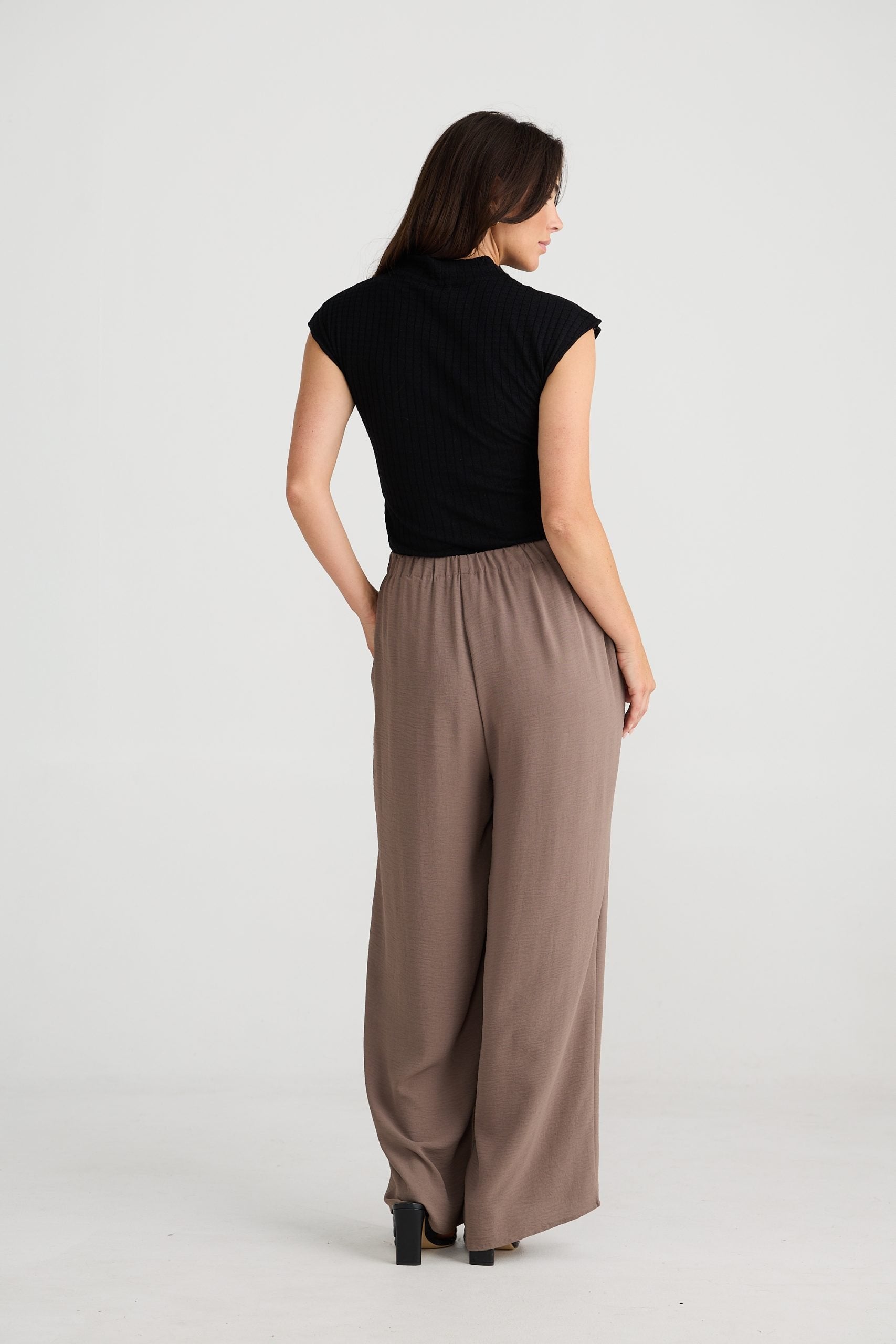 BT24411-3_Astrid Pant_Bark_4