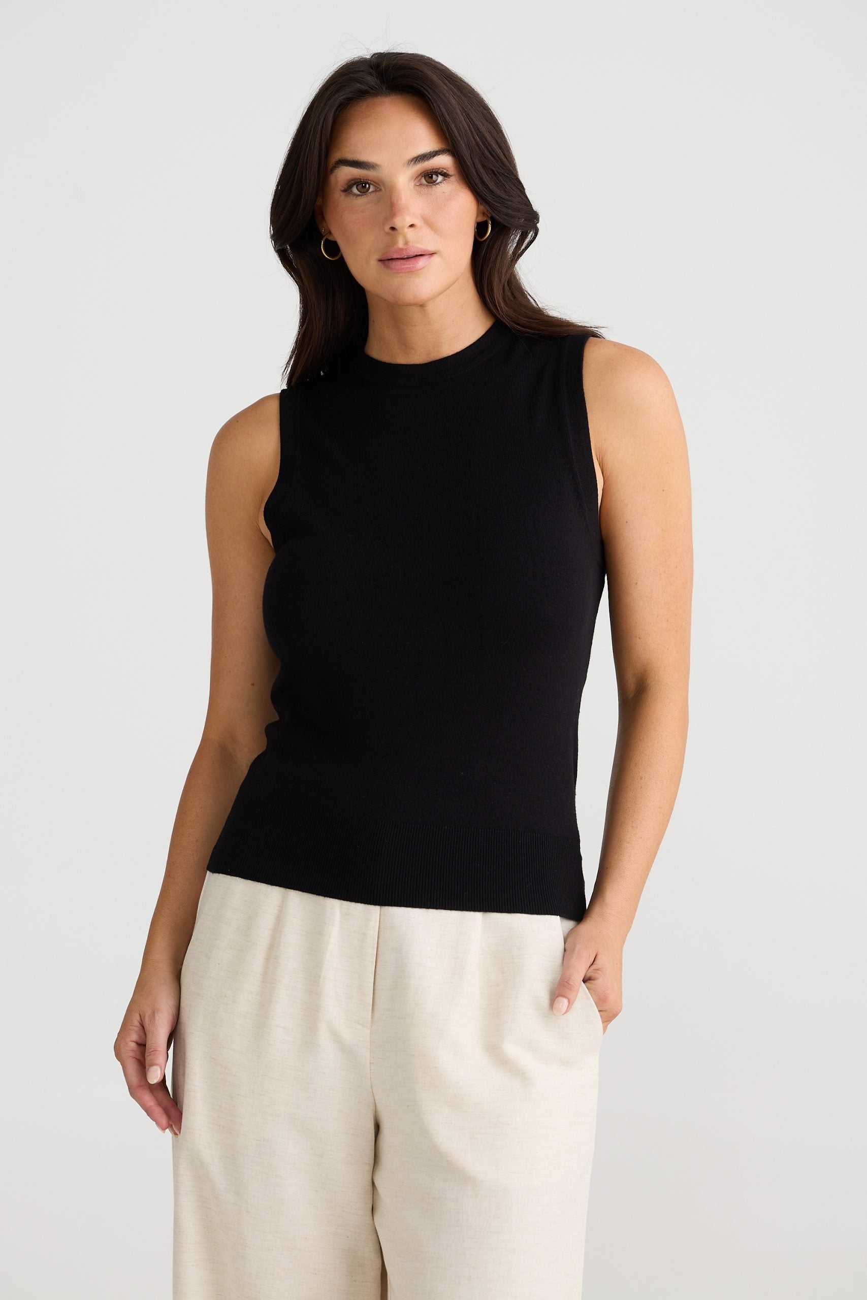 BT24429-1_Dover Top_Black_1