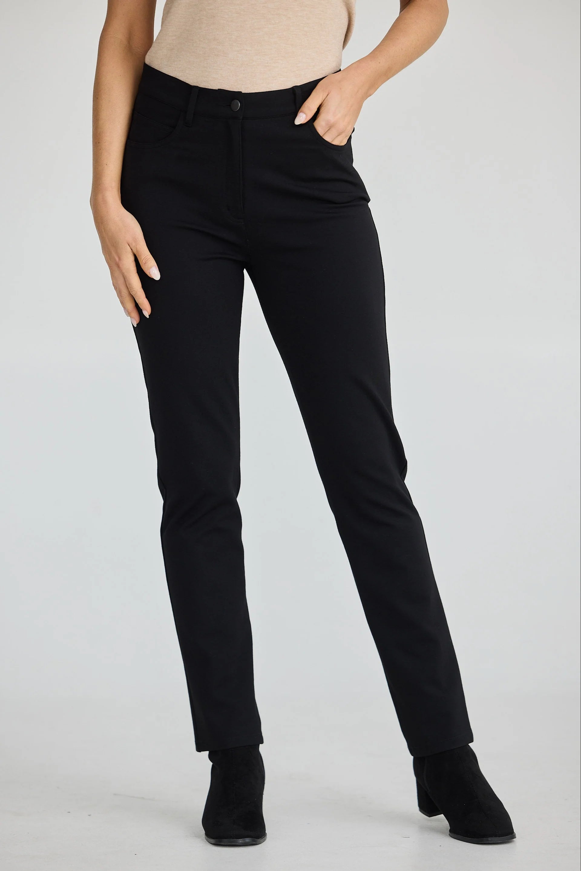 Collection of Brave and True Aero Pant - Black in a gallery layout