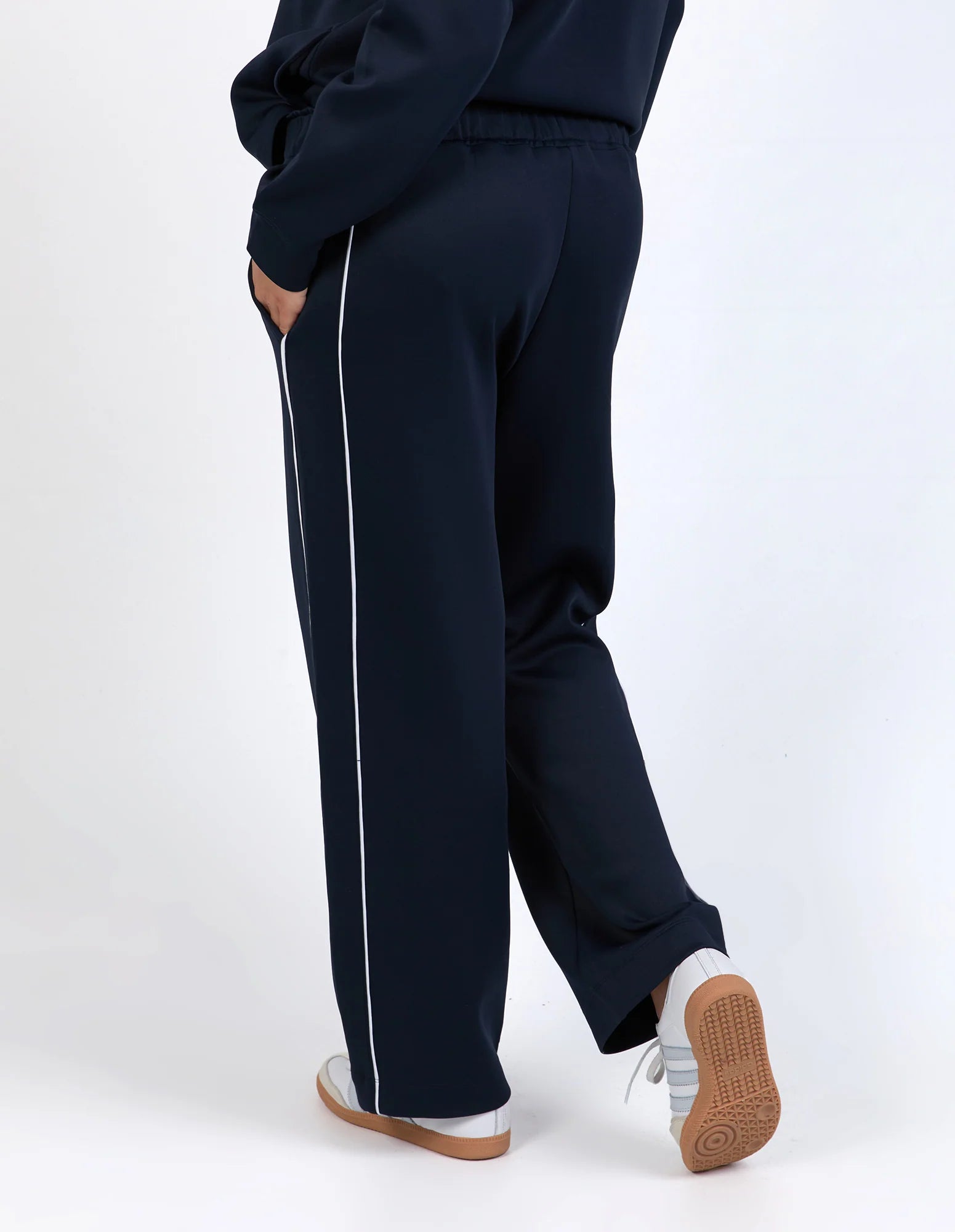 Collection of Elm Bonnie Wide Leg Pant - Navy in a gallery layout