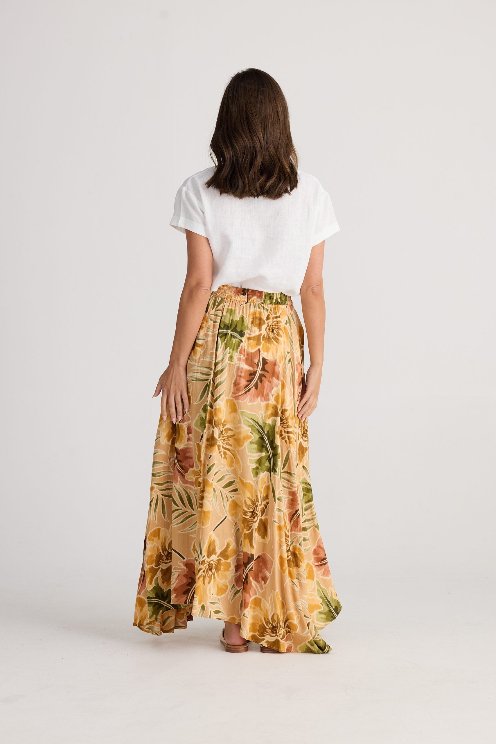 Collection of HC24087-1_Cascade-Wrap-Skirt_Majesty-Palm_6-1-scaled in a gallery layout