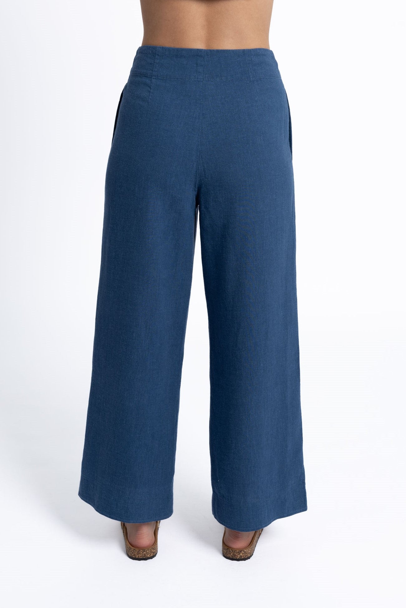 Collection of Humidity Lifestyle Fleetwood Linen Pant - Ocean Blue in a gallery layout