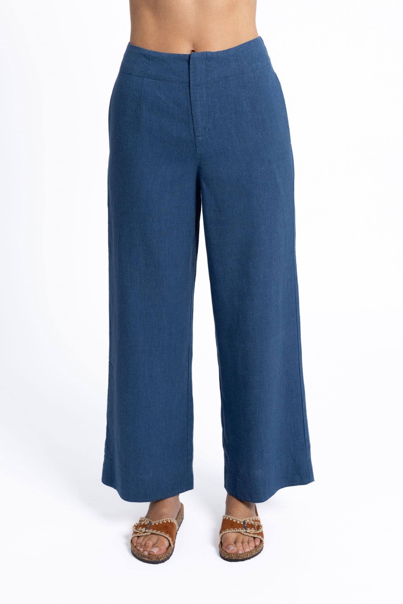 Collection of Humidity Lifestyle Fleetwood Linen Pant - Ocean Blue in a gallery layout