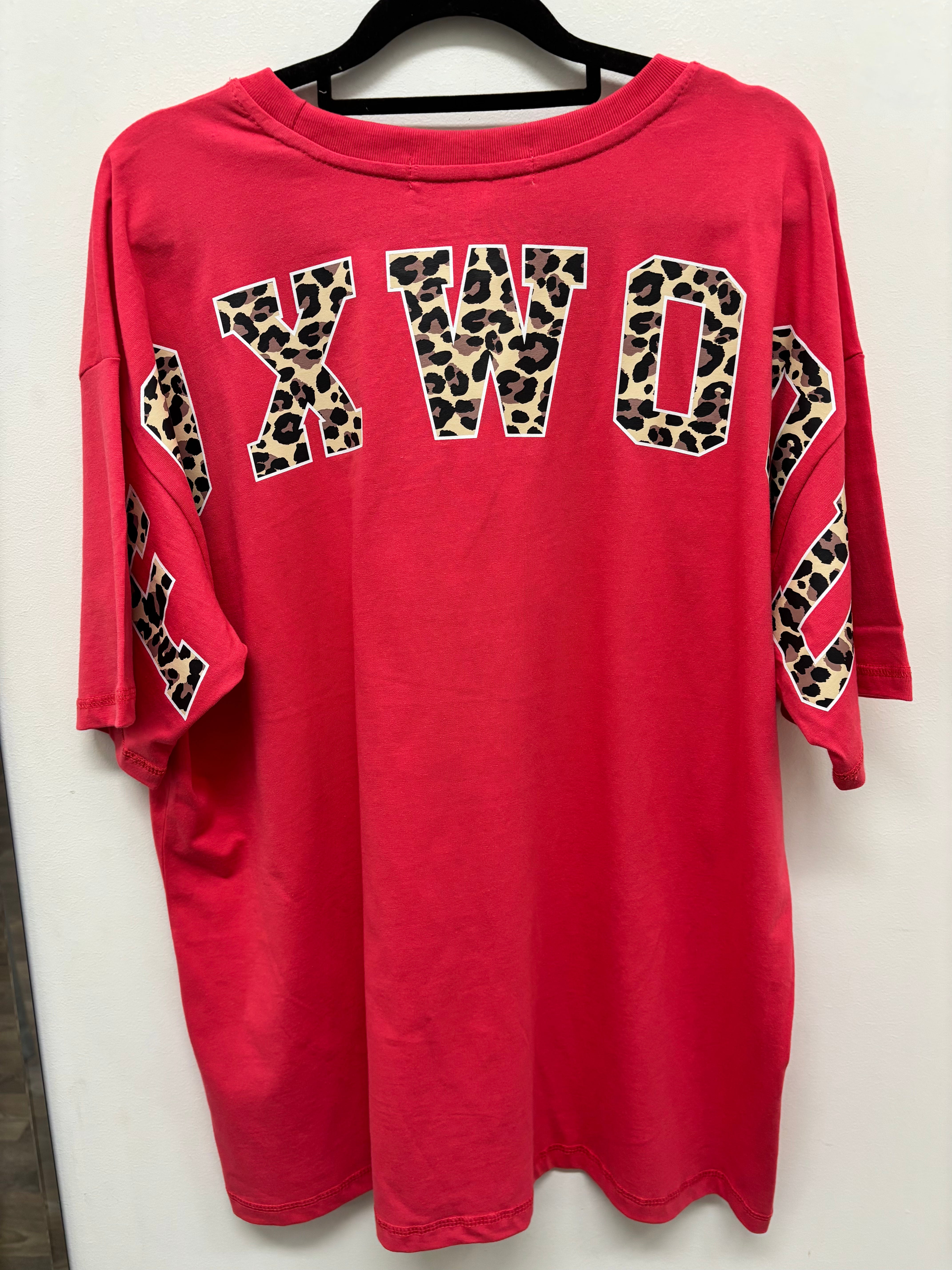Image of Foxwood Interval Tee - Raspberry with Leopard