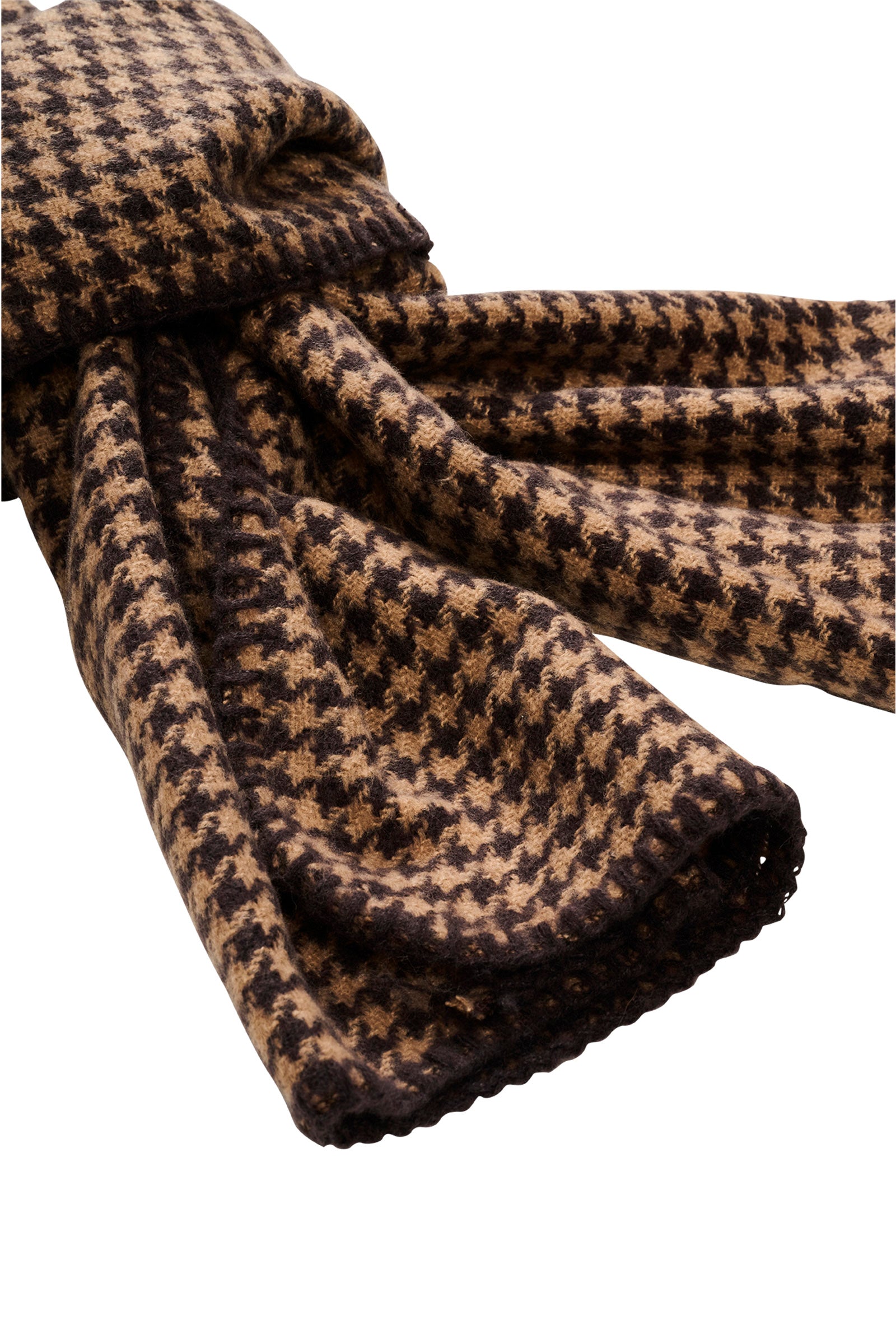 Isle of Mine Cassidy Houndstooth scarf pictured on a white background