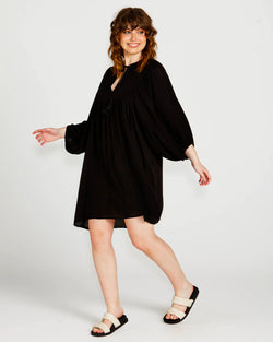 Collection of Sass_JF24_EComm_1166_HR_EDIT_2jpg_1160x_crop_center.jpg in a gallery layout