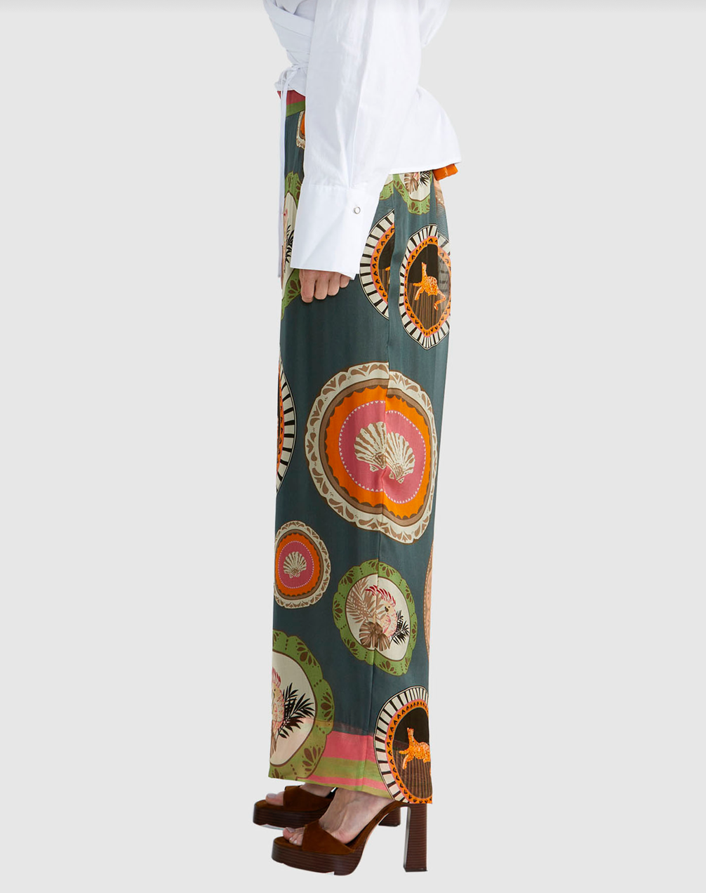 Collection of Fate and Becker Ernst Pant - Plate in a gallery layout