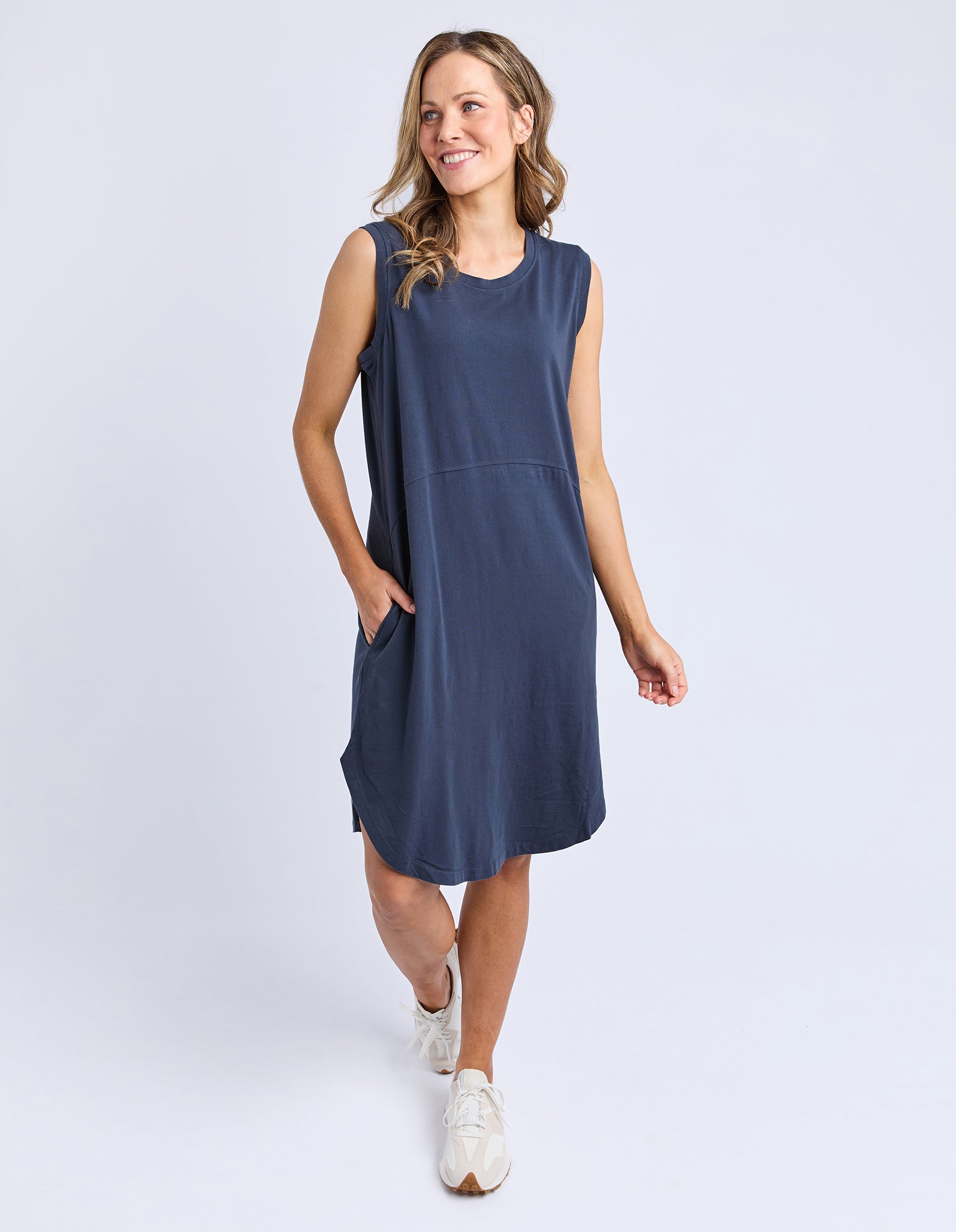 Image of Foxwood Bungalow Dress - Navy