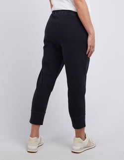 Collection of Elm Darby 3/4 Pant - Black in a gallery layout