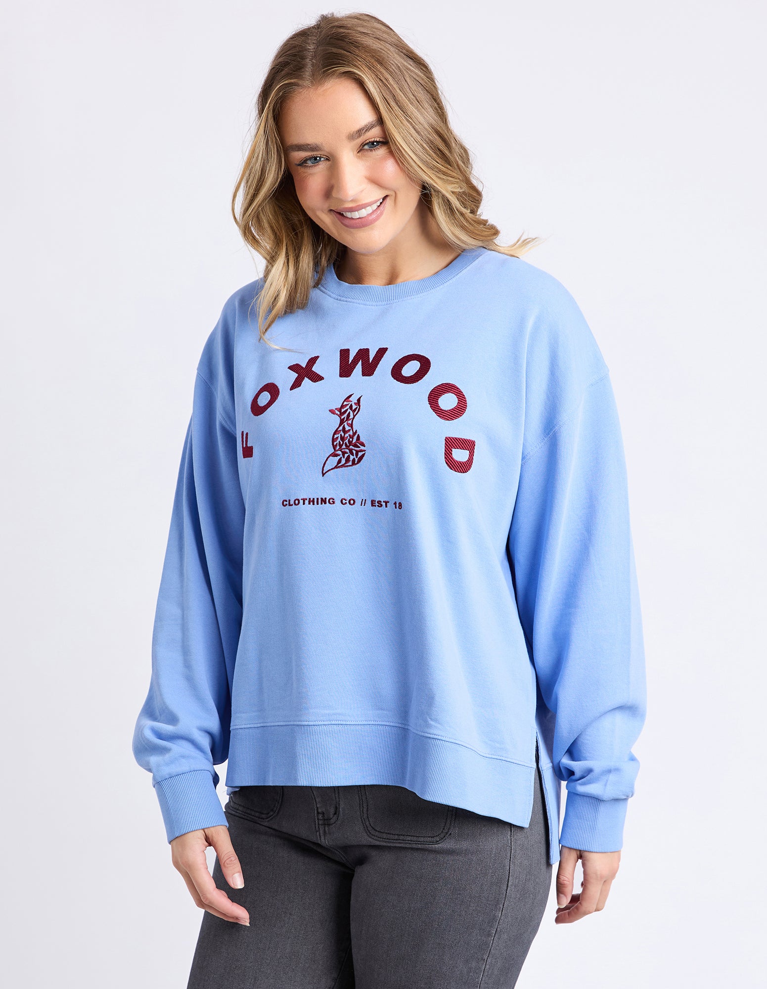 Collection of Foxwood Effortless Contrast Crew - Blue in a gallery layout