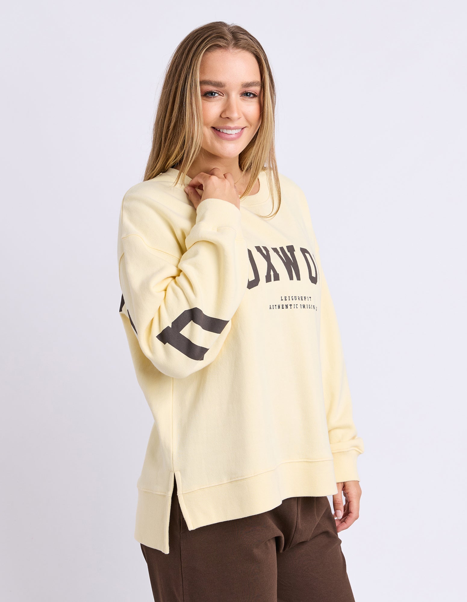 Foxwood Interval Crew Jumper - Butter Cream with Chocolate