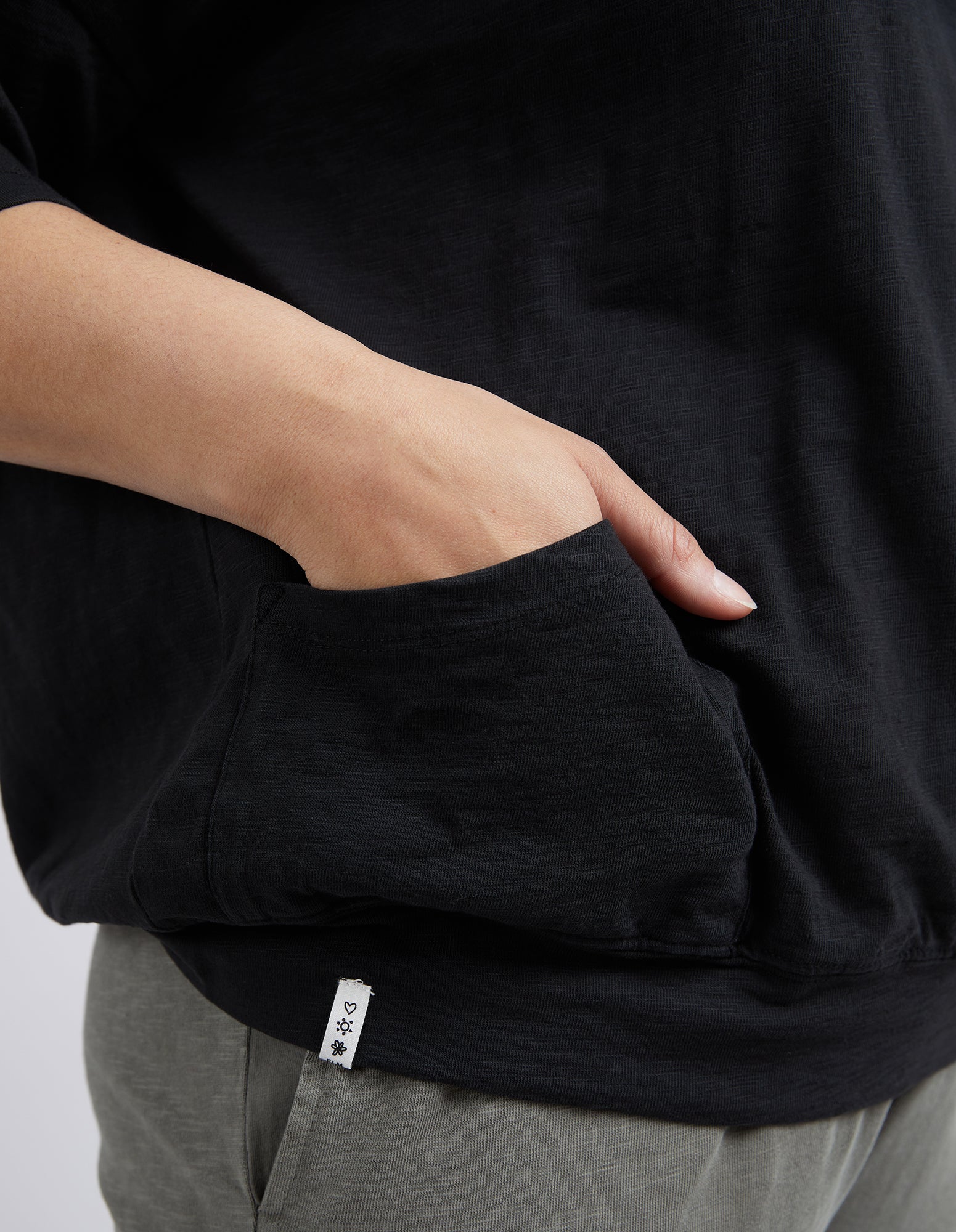 Image of Elm Fundamental Mazie Sweat - Black