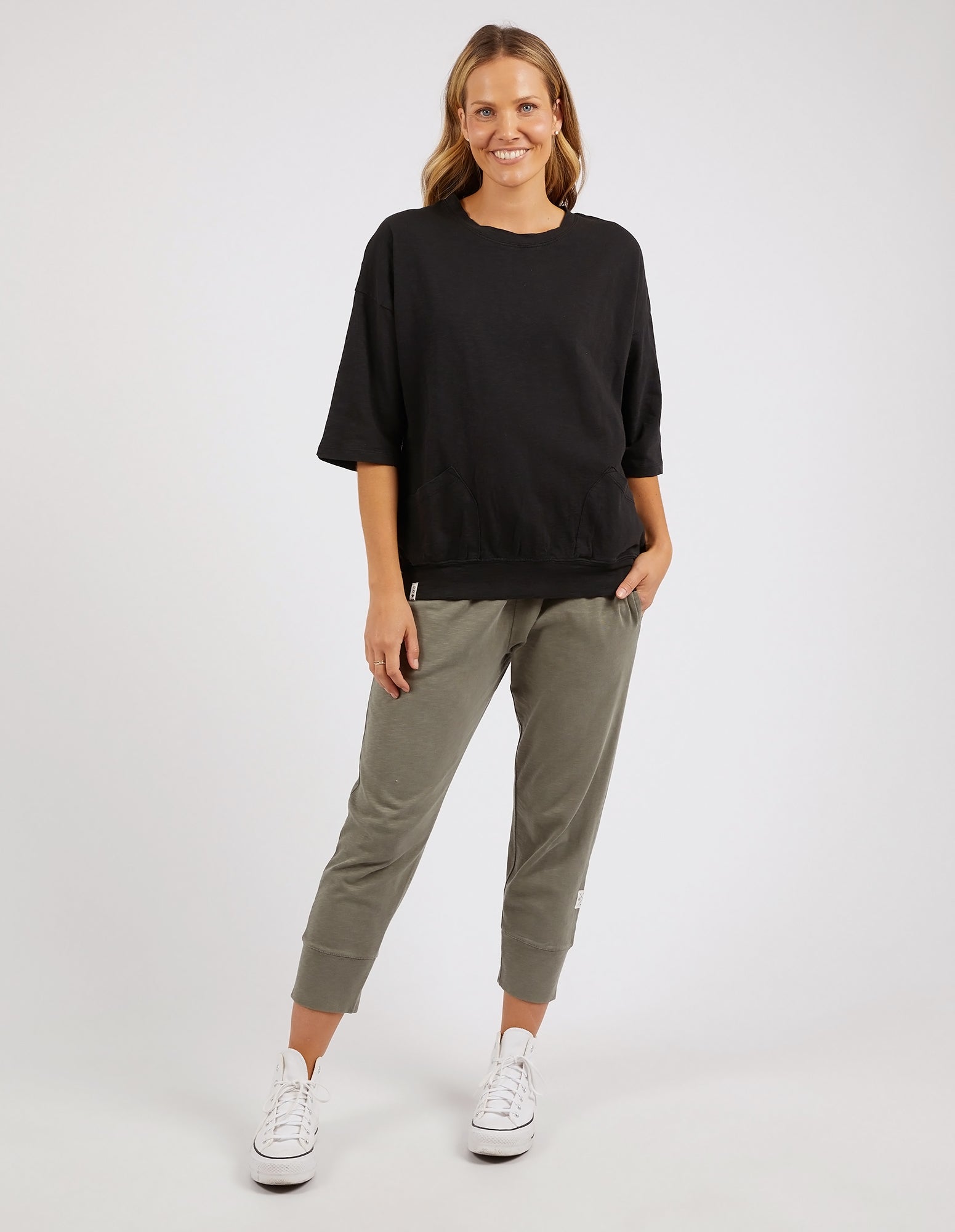 Image of Elm Fundamental Mazie Sweat - Black