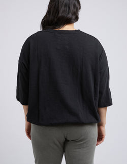 Collection of Elm Fundamental Mazie Sweat - Black in a gallery layout