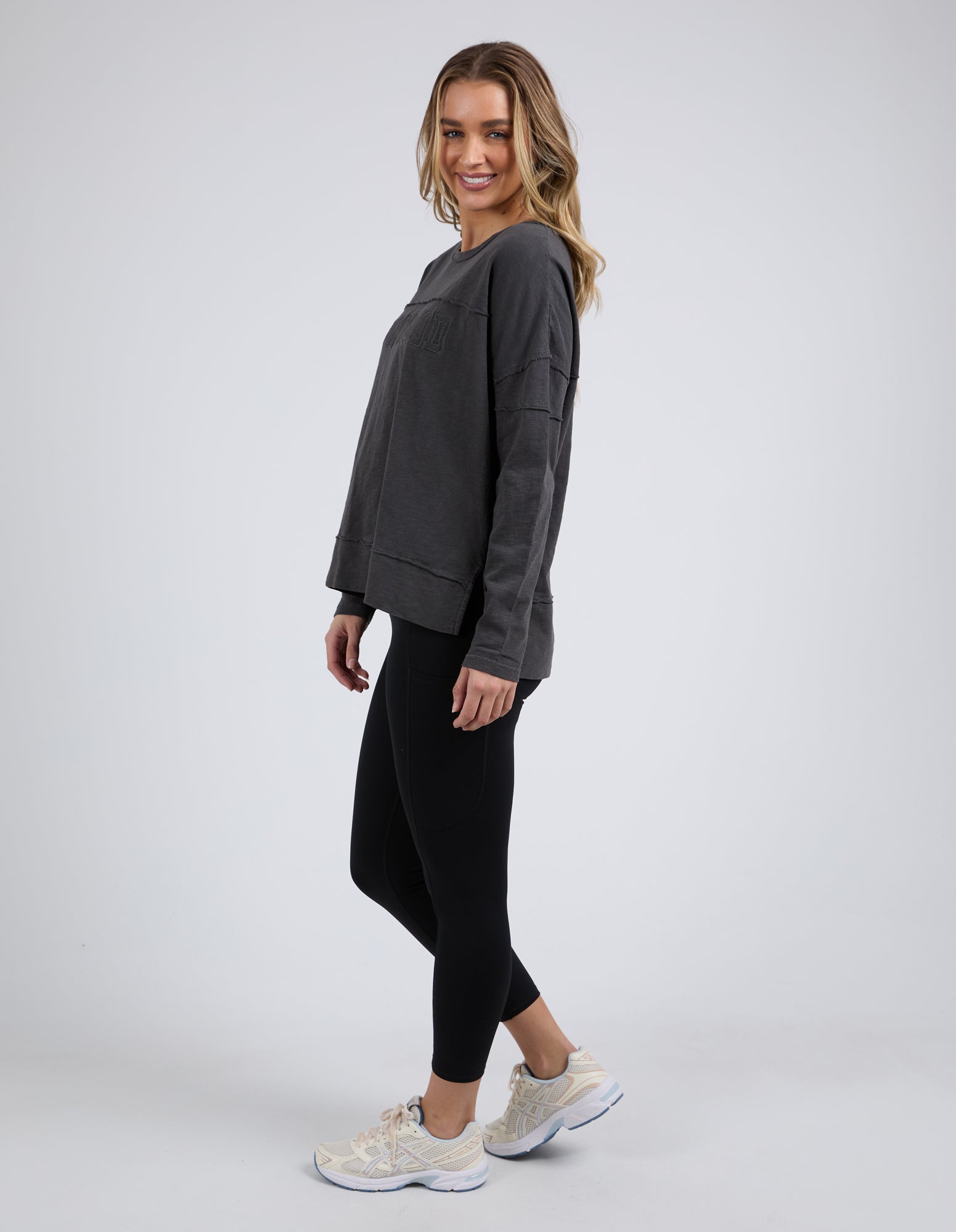 Foxwood Throw on Tee - Coal